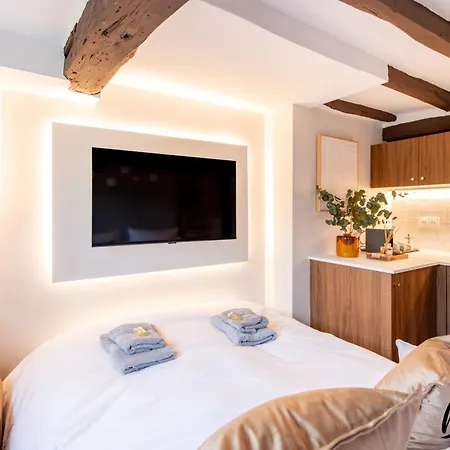 Super - Marais Designer One-bedroom - Free Parking *