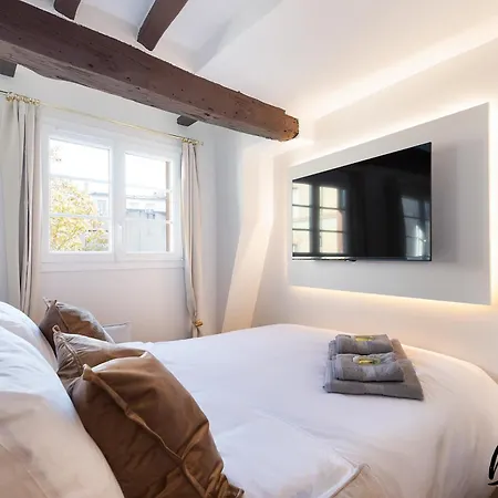 Appartamento Super - Marais Designer One-bedroom - Free Parking *