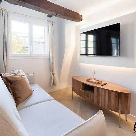 Super Designer One-bedroom - Marais - Free Parking Apartament *