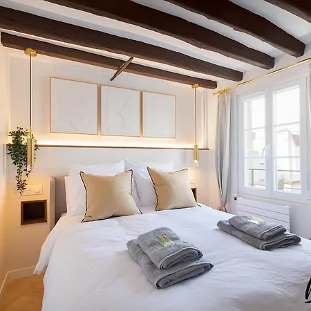 Apartament Super Designer One-bedroom - Marais - Free Parking Paryż