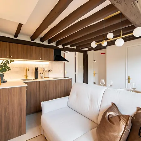 Super Designer One-bedroom - Marais - Free Parking Apartament *