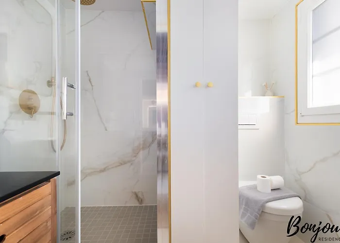 Super Designer One-bedroom - Marais - Free Parking *
