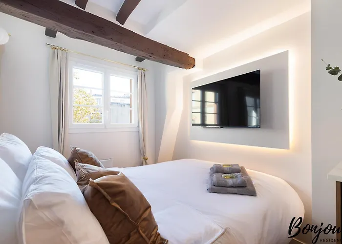 아파트 Super Designer One-bedroom - Marais - Free Parking *